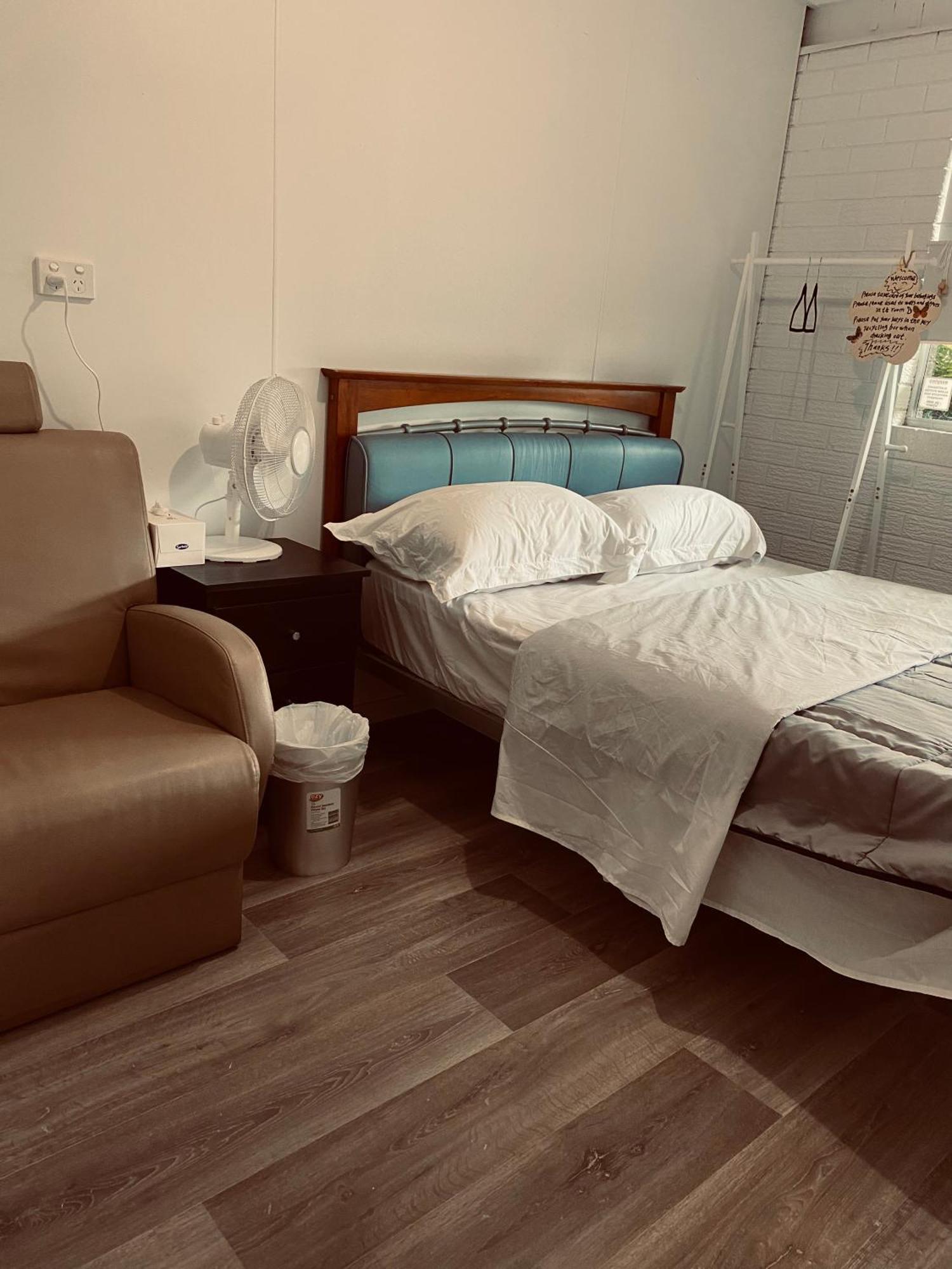 Yny Guest House Waterford ภายนอก รูปภาพ