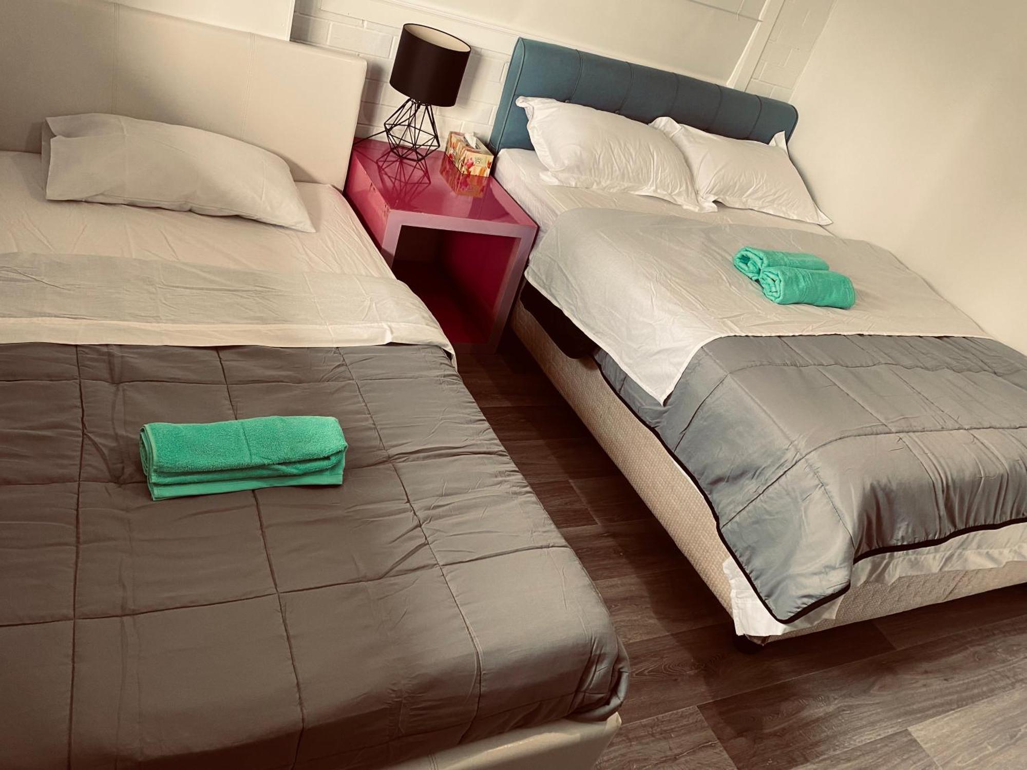 Yny Guest House Waterford ภายนอก รูปภาพ