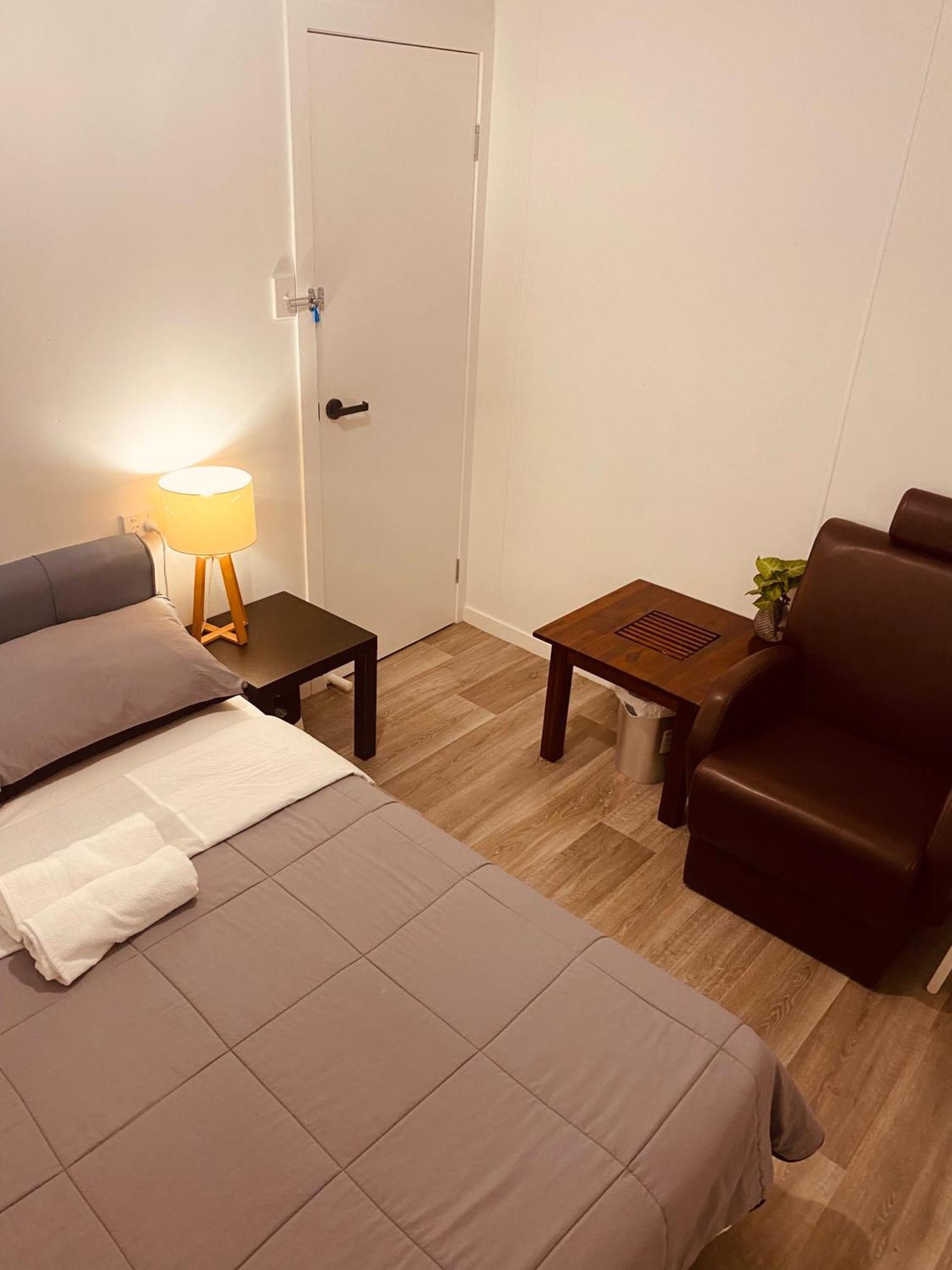 Yny Guest House Waterford ภายนอก รูปภาพ