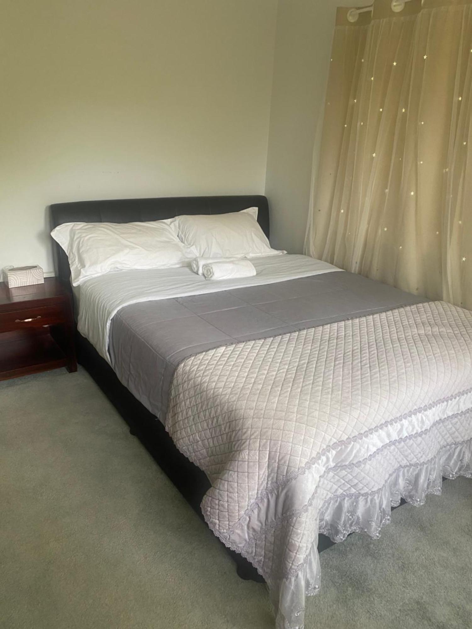 Yny Guest House Waterford ภายนอก รูปภาพ
