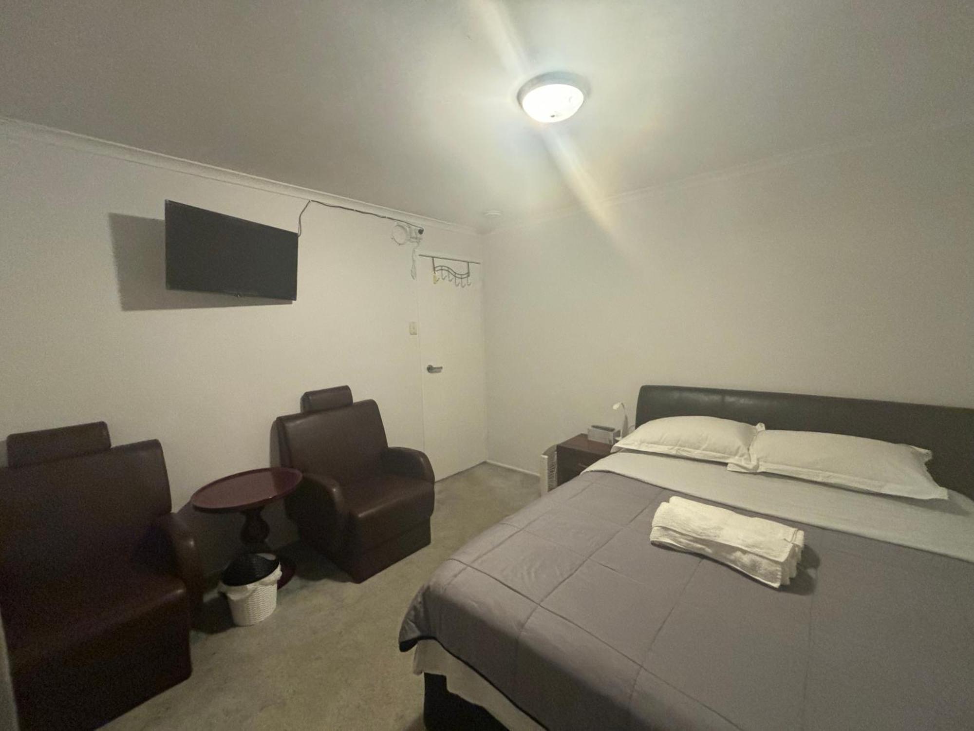 Yny Guest House Waterford ภายนอก รูปภาพ